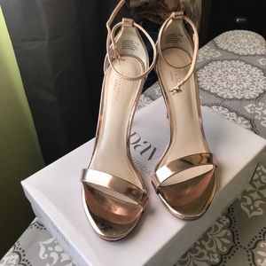 David’s bridal Larissa heels rose gold 7.5